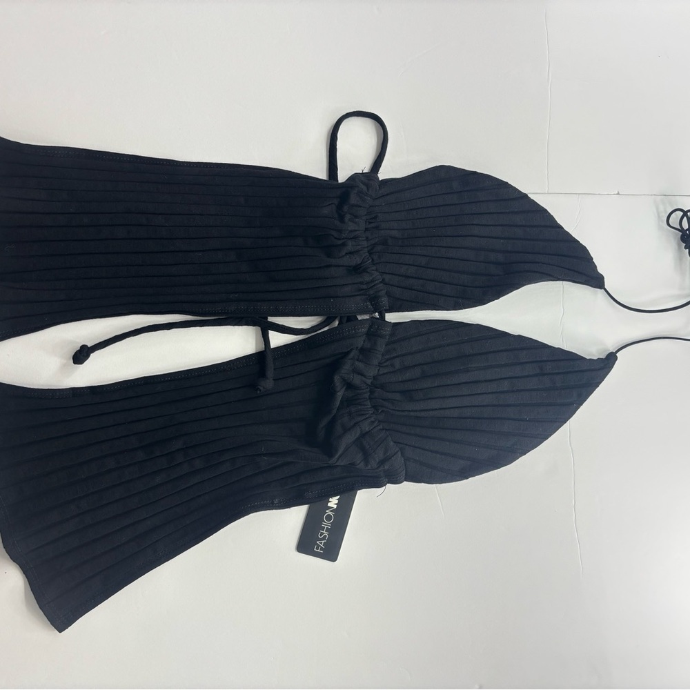 Fashion Nova Black Ribbed Halter Crop Top - Picture 4 of 6